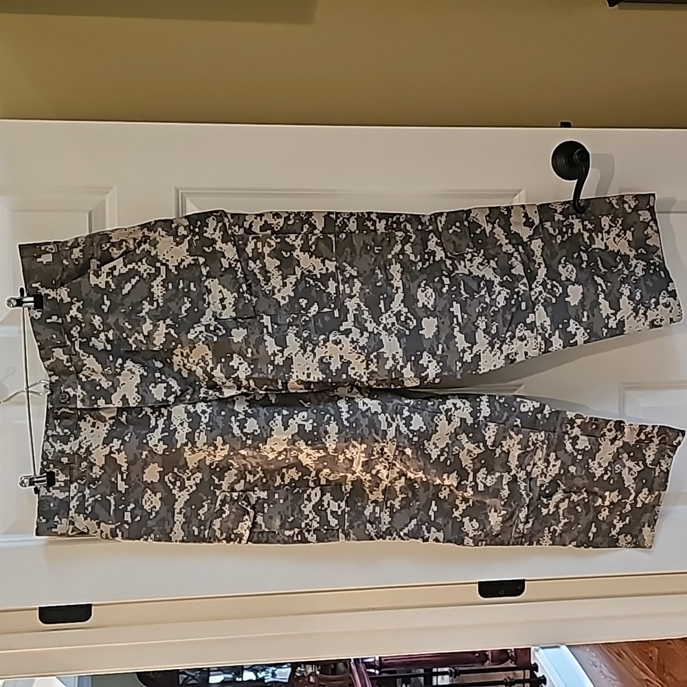 Prestige Tactical Wear Men’s Military Style Camo Cargo Pants Size 39x31.5,  NWOT